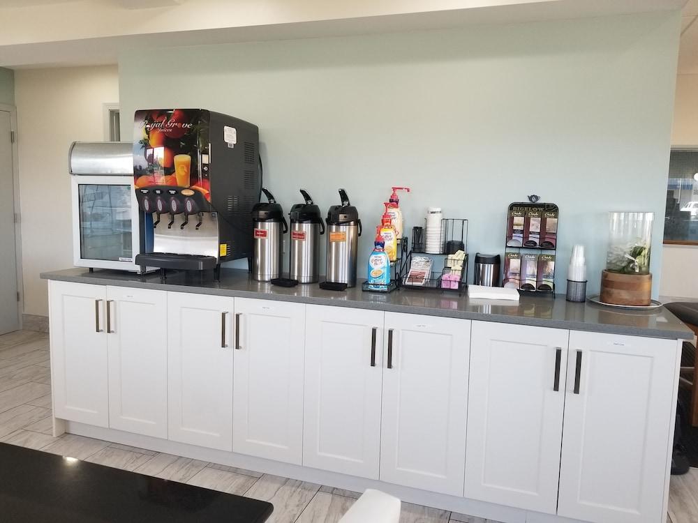 Red Lion Inn & Suites Seaside Esterno foto