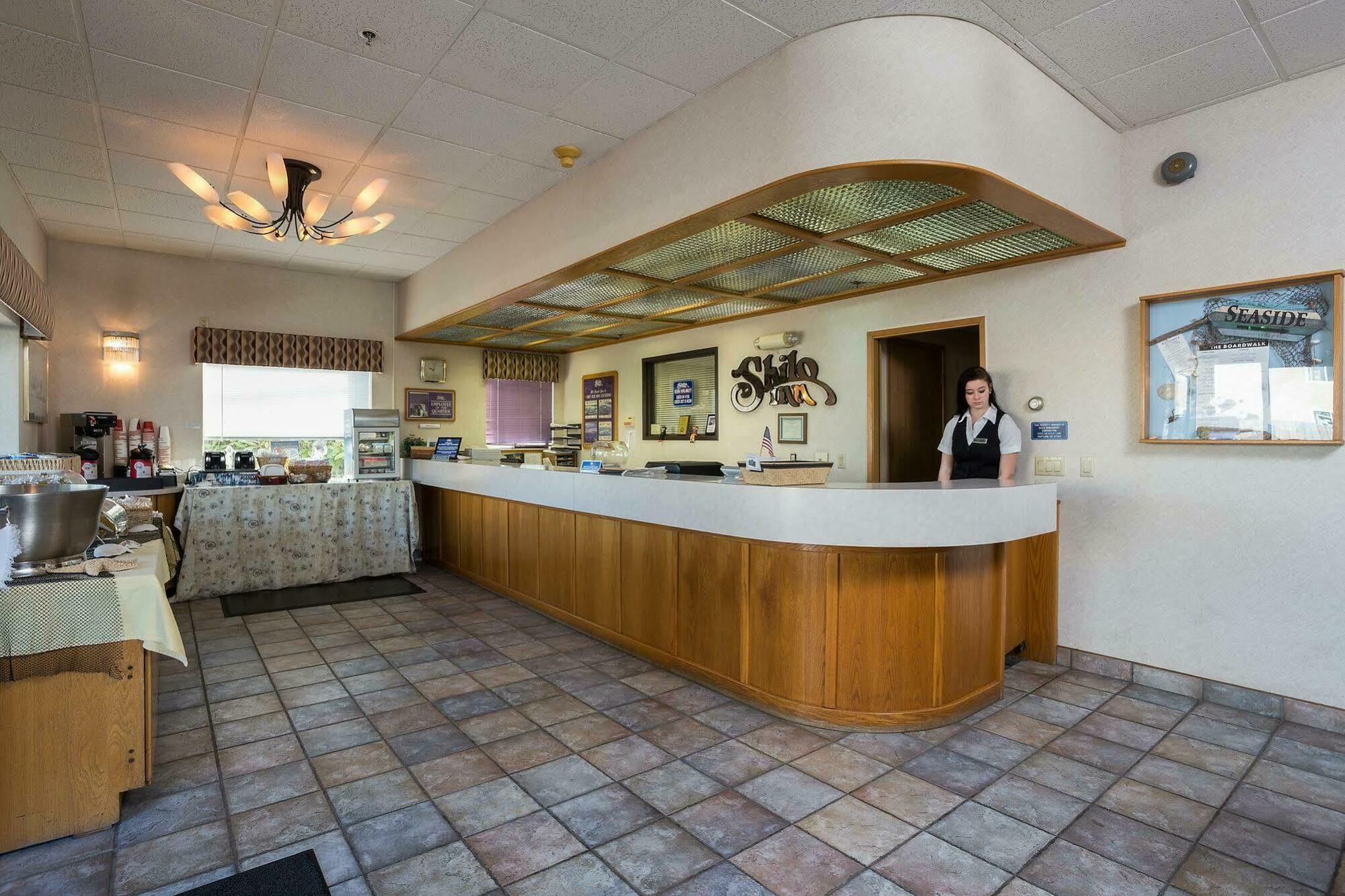 Red Lion Inn & Suites Seaside Esterno foto